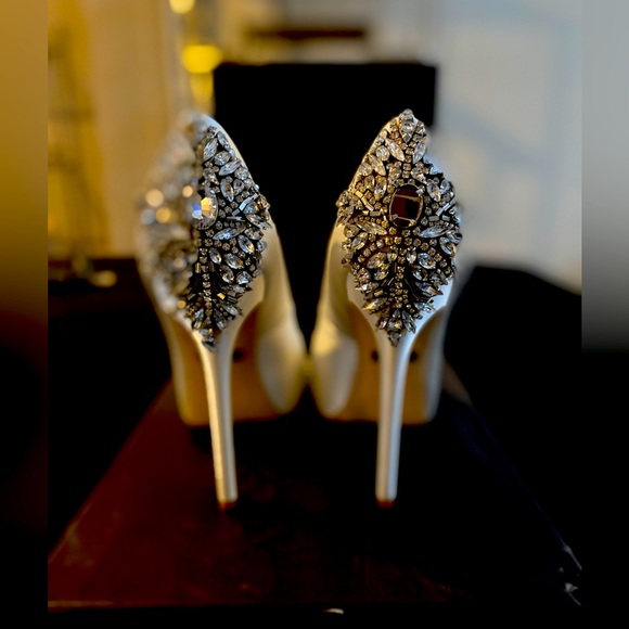 Gorgeous Badgley Mischa embellished Bridal shoes!! - Picture 3 of 7